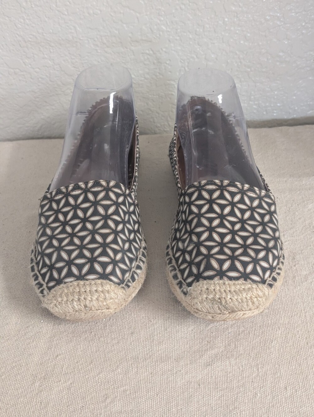 Brighton Size 8 Black Floral Rattan Jute Espadrille Canvas Slip-On Flat Loafer